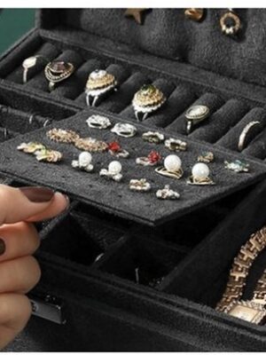 Luxe Sieradendoos met Slot - Sieraden kistje met slot - Sieraden organizer - Sieraden opbergbox - Elegant & Veilig - Cadeau Idee voor Vrouwen - Zwart - Afbeelding 3