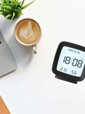 Wekker met LCD Display - Alarmklok met Snooze Functie - Wekker met Temperatuur - Wekker met Luchtvochtigheidsmeter - Multifunctionele Digitale Klok met Datum - Modern Design - Zwart - Afbeelding 9