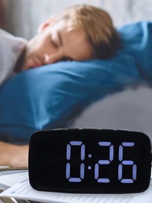 Digitale Wekker LED - Trilwekker - Wekker slechthorenden - Wekker voor Diepe Slapers - Seniorenwekker - Digitale Wekker met Trilfunctie - Extra Luid met Trilschijf - Zwart - Afbeelding 8