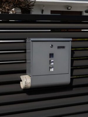 Luxe Brievenbus Wand Hangend - Postbus Mailbox - Wandbrievenbus - Luxe Brievenbus - met Krantenrol - RVS - Zilver - Afbeelding 3