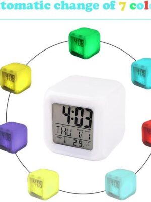 IBBO® - Digitale Wekker LED - Digitale Klok - Wekker Digitaal Met Led Verlichting - Elektrische Wekker - Wekker Op Batterijen - Led Klok Wekker - 7 Kleuren LED - Met Thermometer En Kalender - Afbeelding 6
